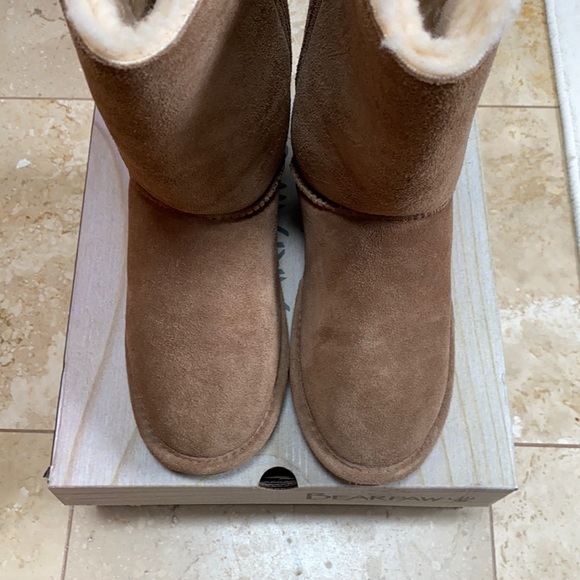 BearPaw Other - BearPaw boots Y5 Hickory II